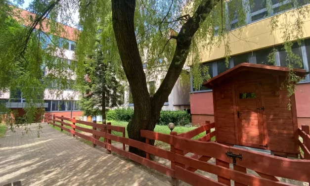 Na Uniwersytecie Łódzkim powstał domek do apiterapii